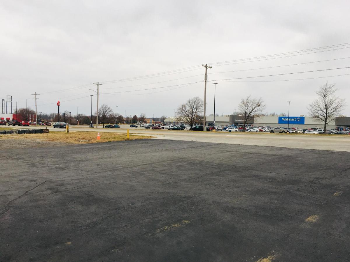 Budget Inn Caravan Motel Harrisonville Exterior photo